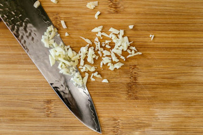6 Unique Ways to Use Garlic from Your Garden